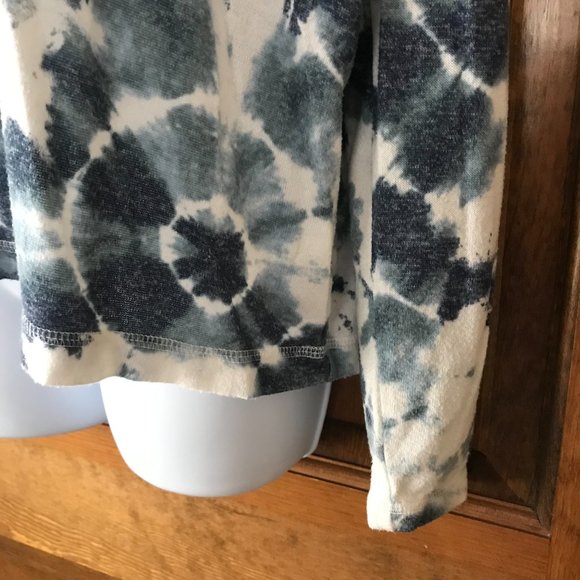 Old Navy White with Navy Tie-Dye V-Neck Pullover Sweater Medium - Picture 5 of 11